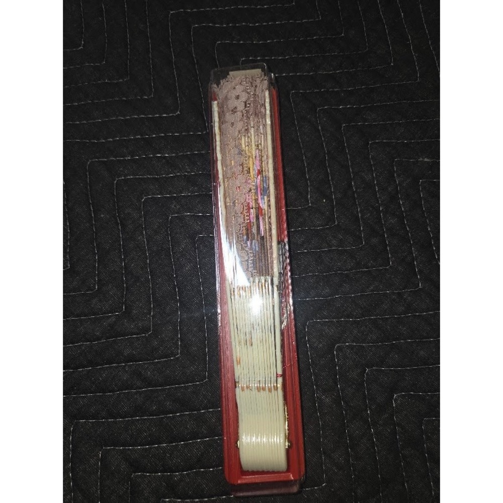 Giner Spanish Hand Fan Floral Lace Gold Accents Tassel with Box - Picture 7 of 8